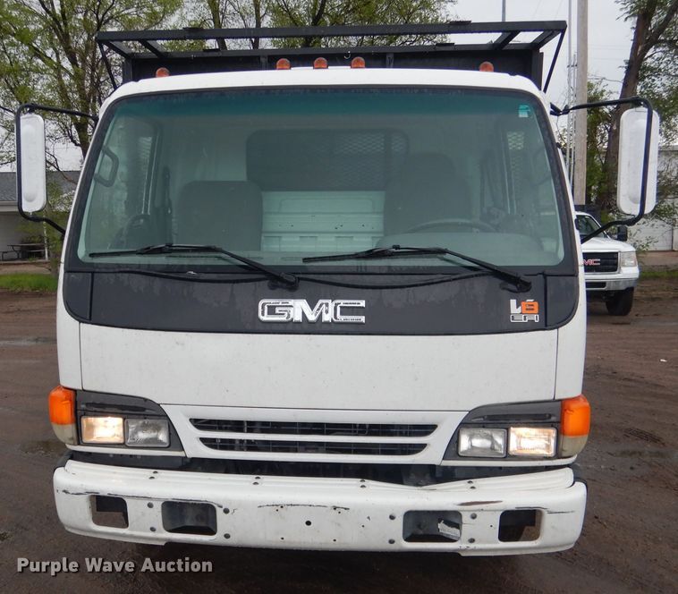 image for item DG5976 2002 GMC W4500  flatbed truck