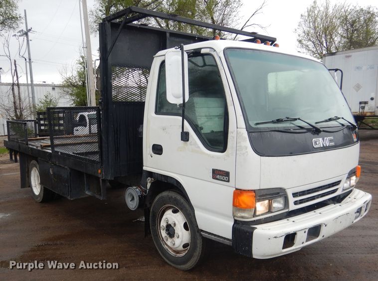 image for item DG5976 2002 GMC W4500  flatbed truck