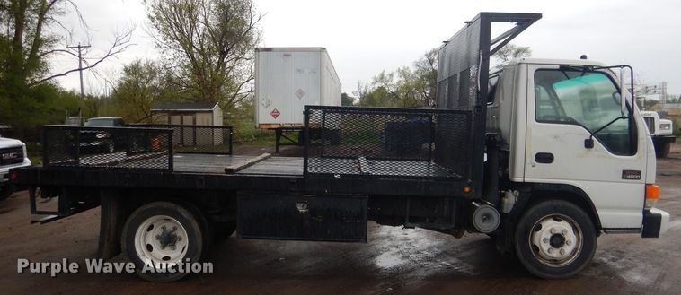 image for item DG5976 2002 GMC W4500  flatbed truck
