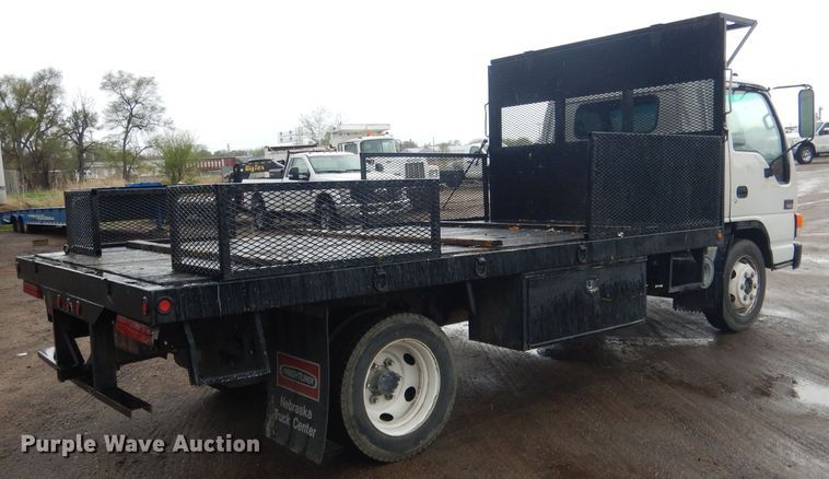image for item DG5976 2002 GMC W4500  flatbed truck
