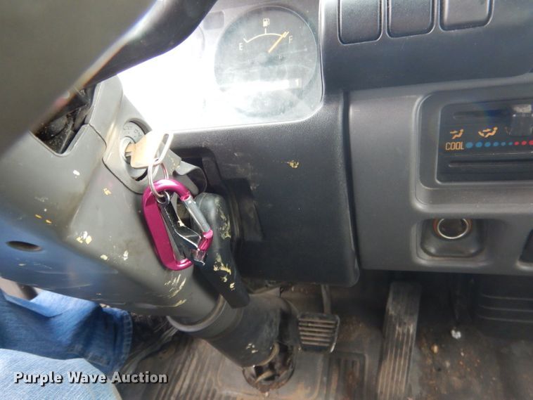 image for item DG5976 2002 GMC W4500  flatbed truck