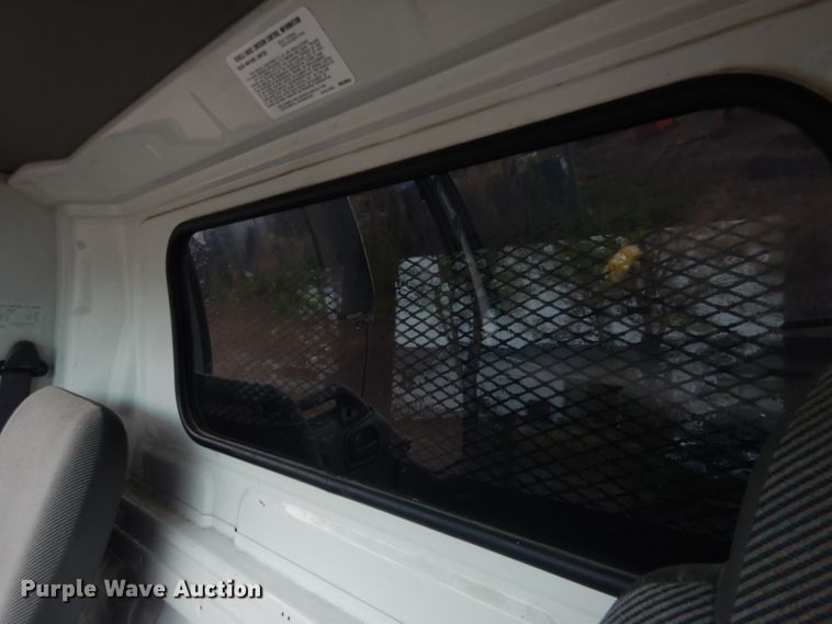 image for item DG5976 2002 GMC W4500  flatbed truck