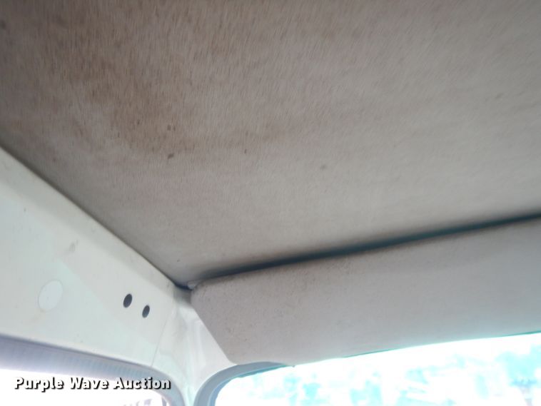 image for item DG5976 2002 GMC W4500  flatbed truck