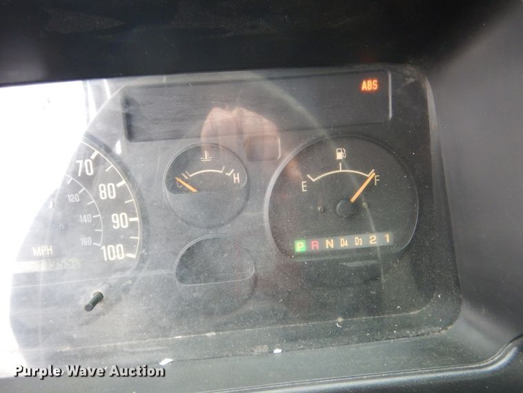 image for item DG5976 2002 GMC W4500  flatbed truck