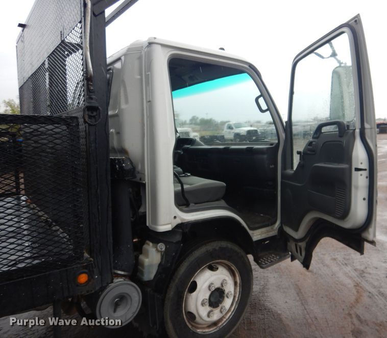 image for item DG5976 2002 GMC W4500  flatbed truck