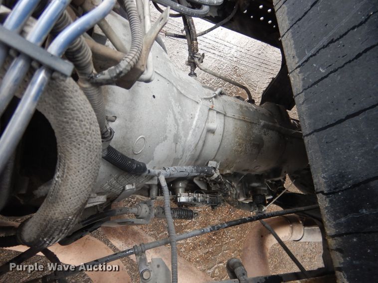 image for item DG5976 2002 GMC W4500  flatbed truck