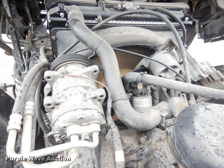 image for item DG5976 2002 GMC W4500  flatbed truck