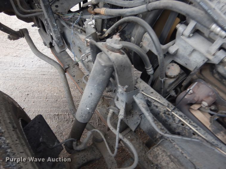 image for item DG5976 2002 GMC W4500  flatbed truck