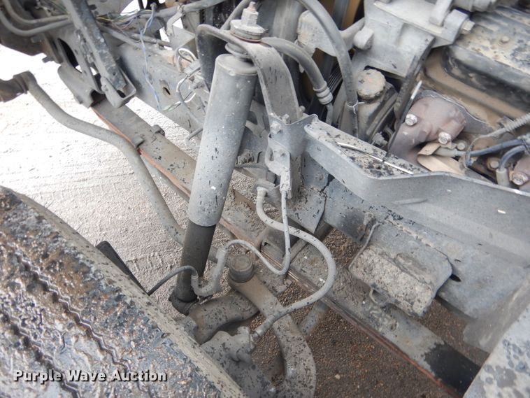 image for item DG5976 2002 GMC W4500  flatbed truck