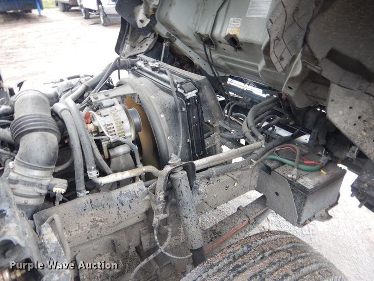 image for item DG5976 2002 GMC W4500  flatbed truck