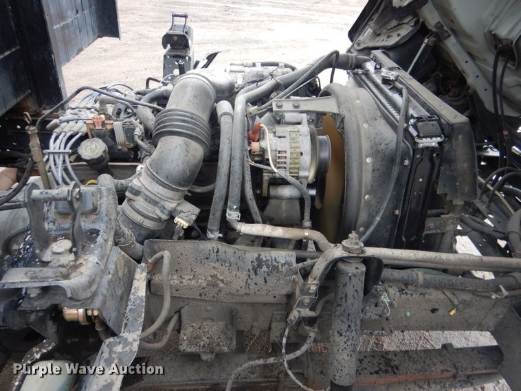 image for item DG5976 2002 GMC W4500  flatbed truck