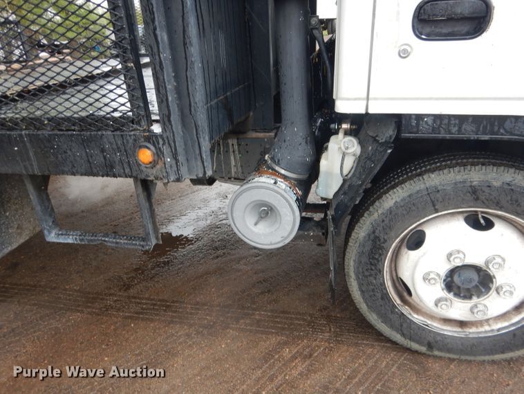 image for item DG5976 2002 GMC W4500  flatbed truck