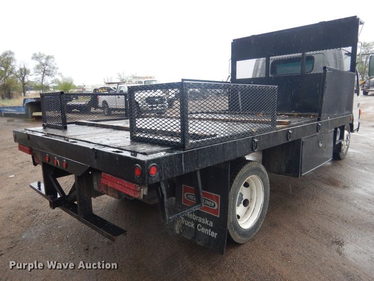 image for item DG5976 2002 GMC W4500  flatbed truck