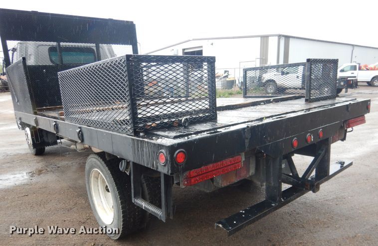 image for item DG5976 2002 GMC W4500  flatbed truck