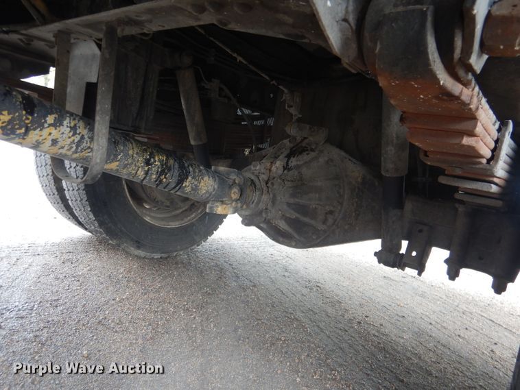 image for item DG5976 2002 GMC W4500  flatbed truck