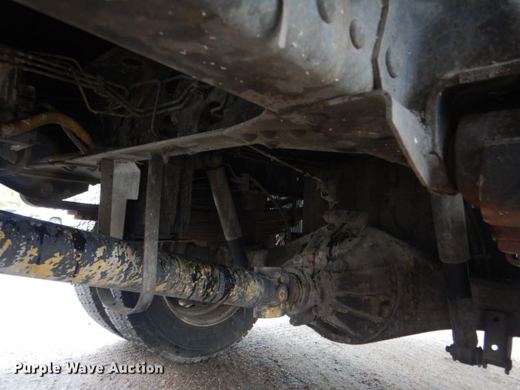 image for item DG5976 2002 GMC W4500  flatbed truck