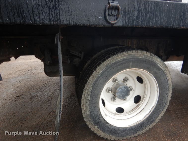 image for item DG5976 2002 GMC W4500  flatbed truck