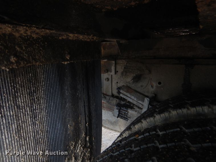 image for item DG5976 2002 GMC W4500  flatbed truck