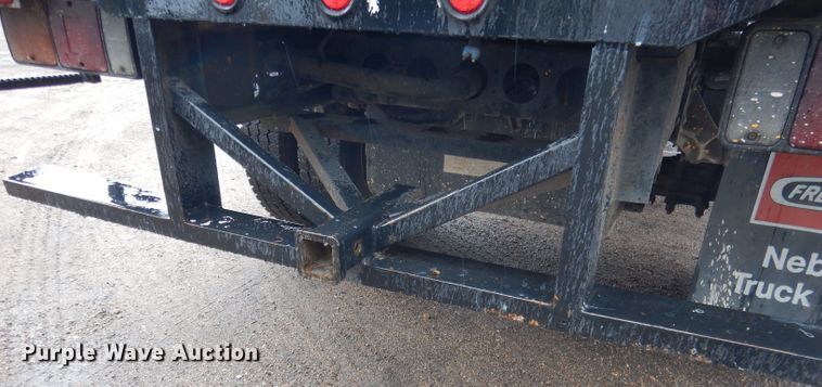 image for item DG5976 2002 GMC W4500  flatbed truck