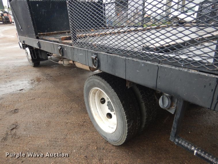 image for item DG5976 2002 GMC W4500  flatbed truck