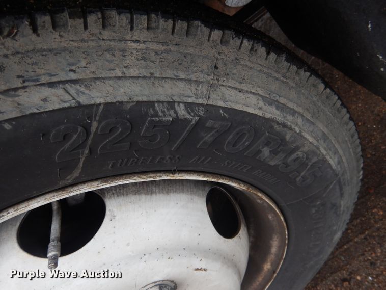 image for item DG5976 2002 GMC W4500  flatbed truck