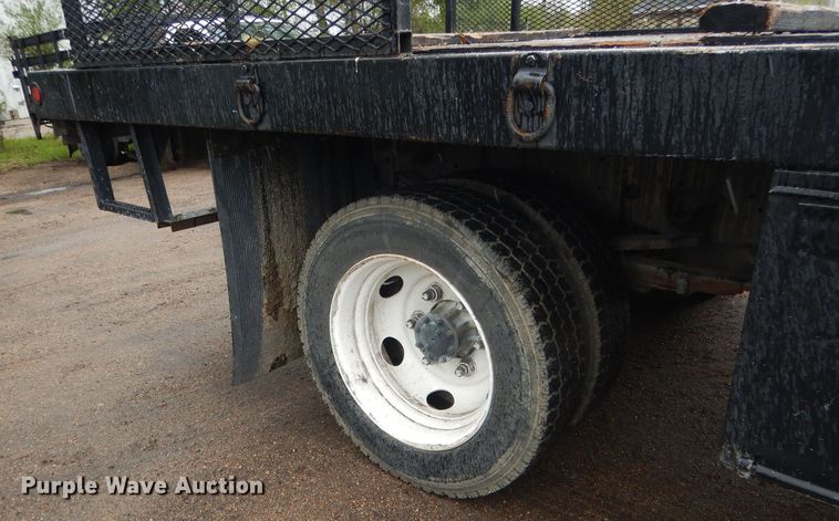 image for item DG5976 2002 GMC W4500  flatbed truck