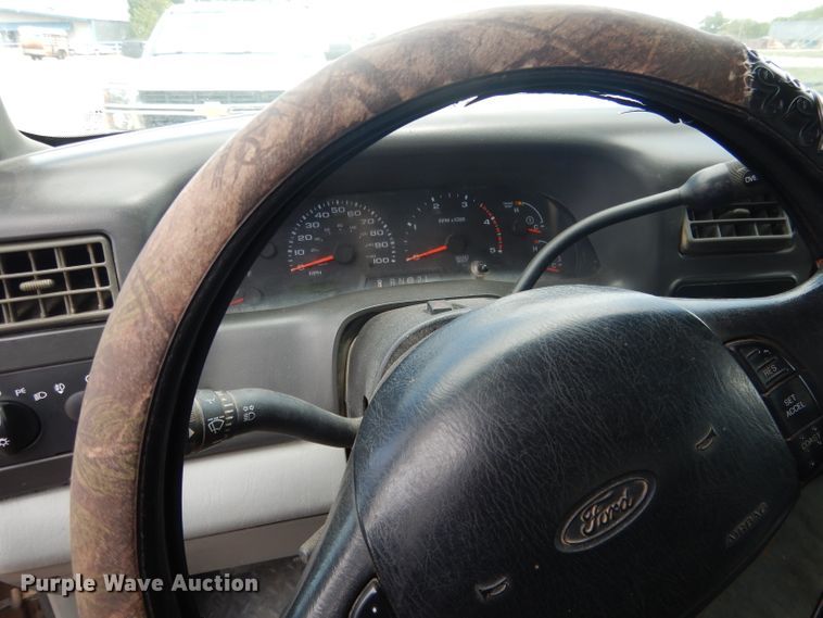 image for item DG5983 2002 Ford F250 Super Duty  Crew Cab pickup truck