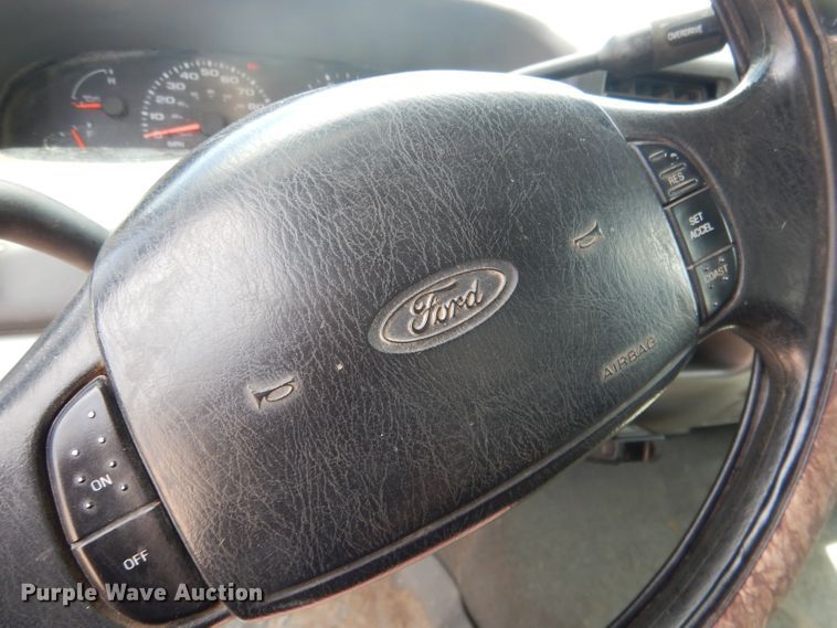 image for item DG5983 2002 Ford F250 Super Duty  Crew Cab pickup truck