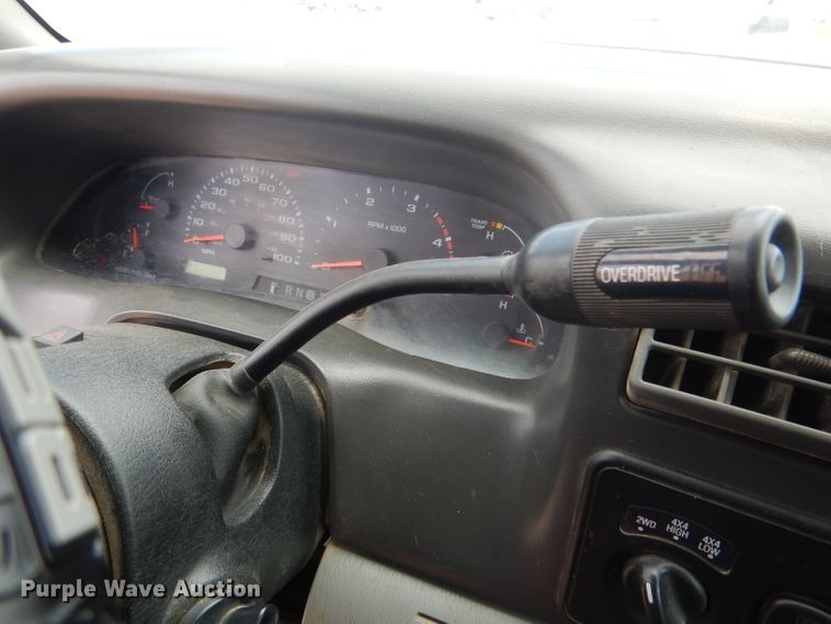 image for item DG5983 2002 Ford F250 Super Duty  Crew Cab pickup truck