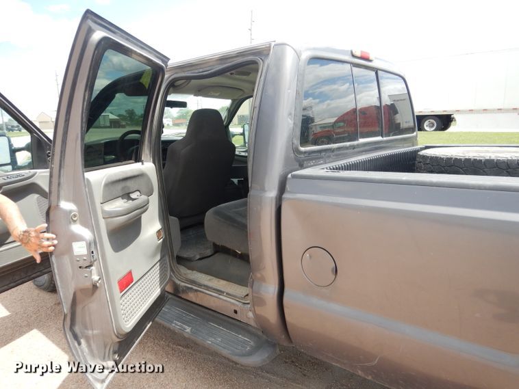 image for item DG5983 2002 Ford F250 Super Duty  Crew Cab pickup truck