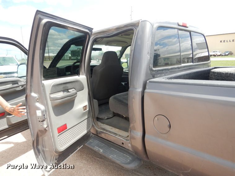 image for item DG5983 2002 Ford F250 Super Duty  Crew Cab pickup truck