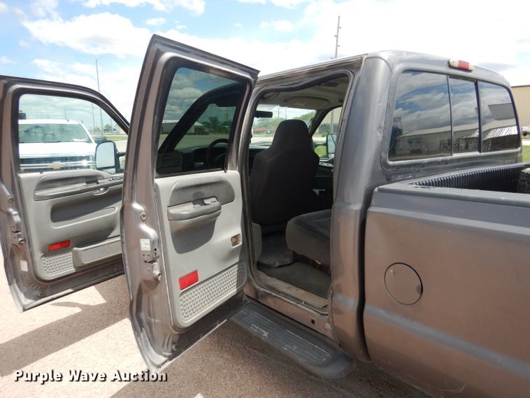 image for item DG5983 2002 Ford F250 Super Duty  Crew Cab pickup truck