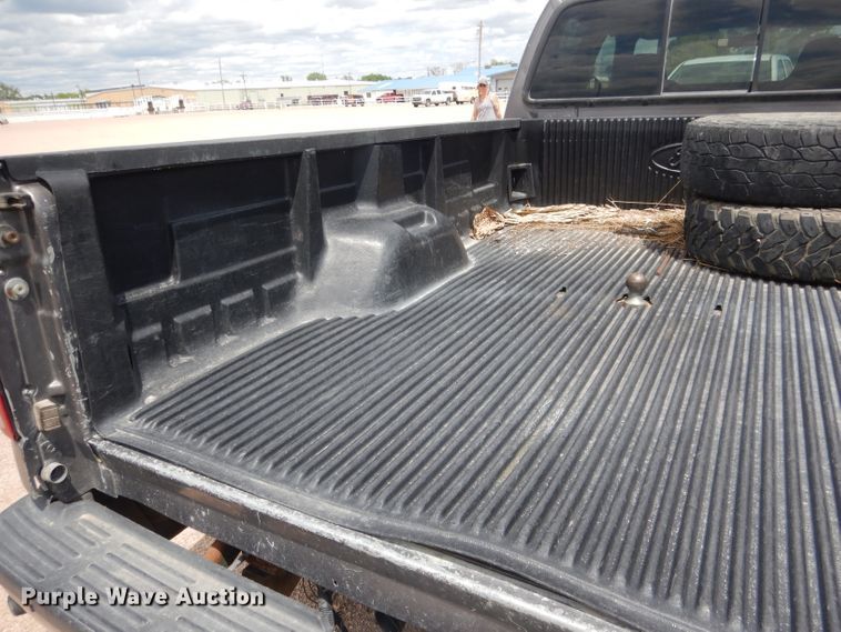 image for item DG5983 2002 Ford F250 Super Duty  Crew Cab pickup truck