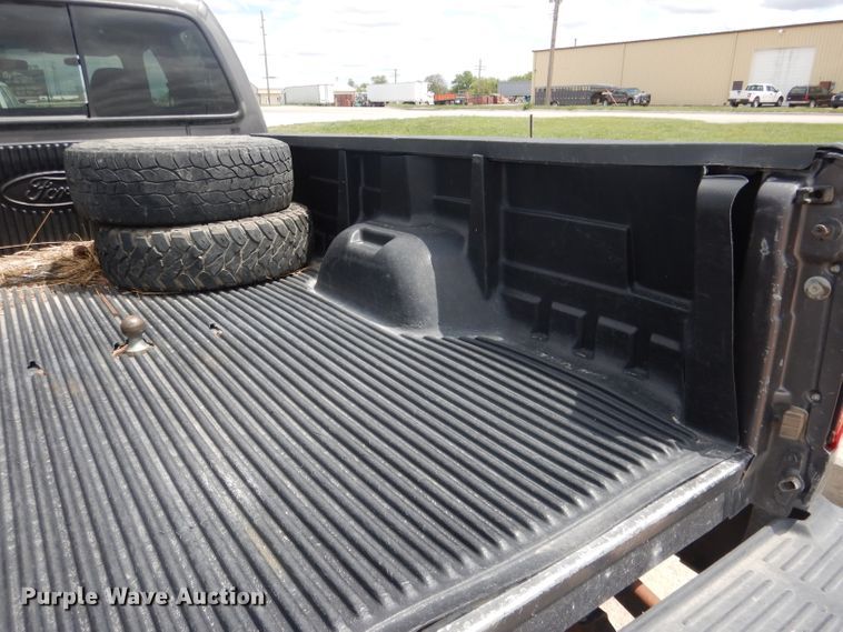 image for item DG5983 2002 Ford F250 Super Duty  Crew Cab pickup truck