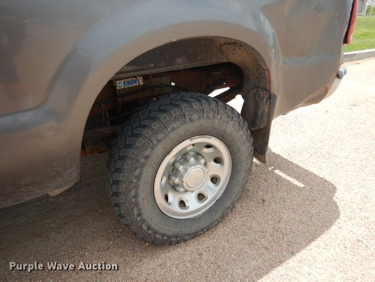 image for item DG5983 2002 Ford F250 Super Duty  Crew Cab pickup truck