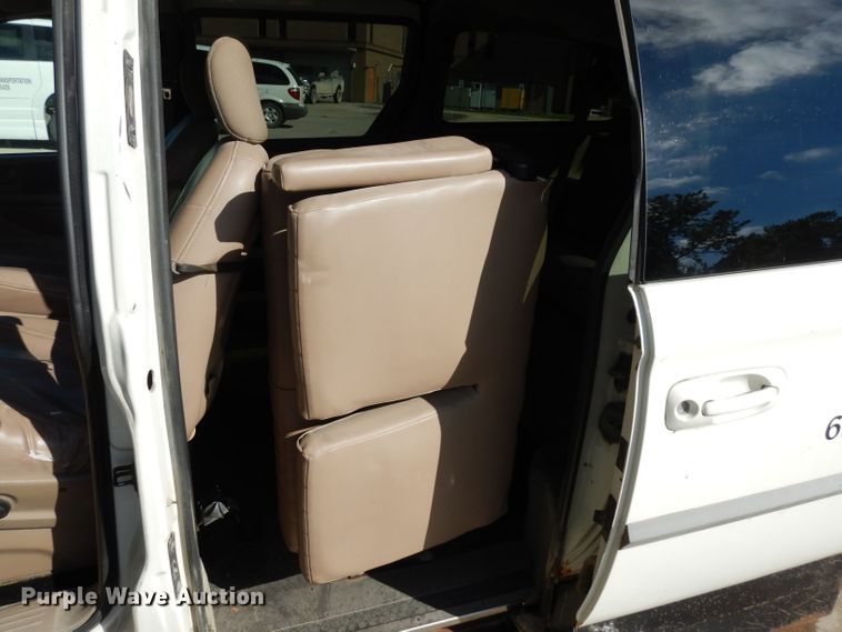 image for item DG6486 2001 Dodge Grand Caravan Sport  handicap accessible van