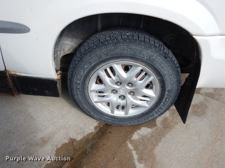 image for item DG6486 2001 Dodge Grand Caravan Sport  handicap accessible van