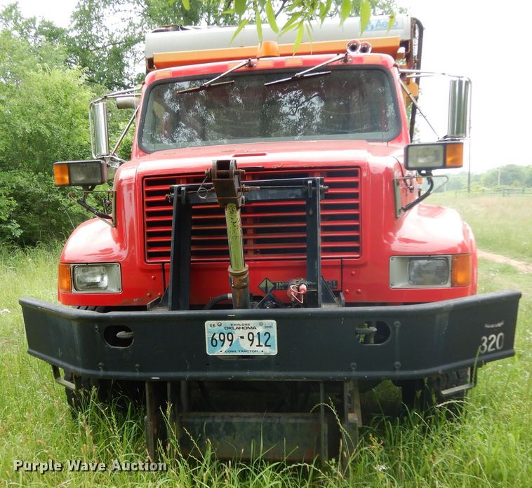 image for item DG6787 1998 International 4900  dump truck