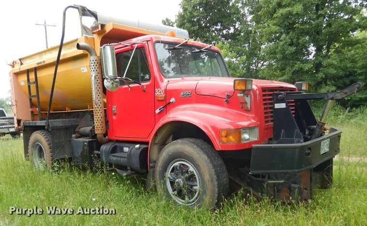 image for item DG6787 1998 International 4900  dump truck