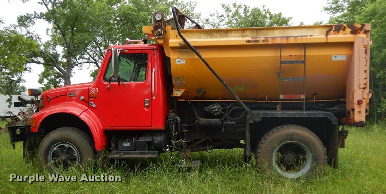 image for item DG6787 1998 International 4900  dump truck