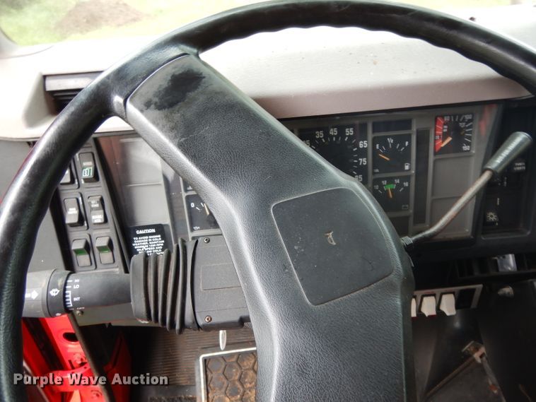 image for item DG6787 1998 International 4900  dump truck