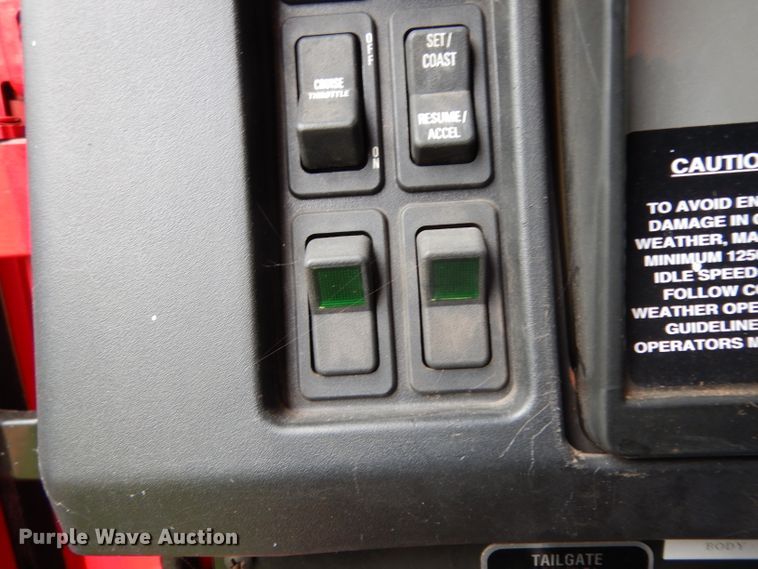 image for item DG6787 1998 International 4900  dump truck