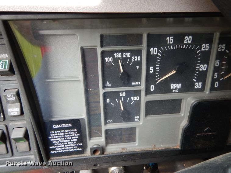 image for item DG6787 1998 International 4900  dump truck