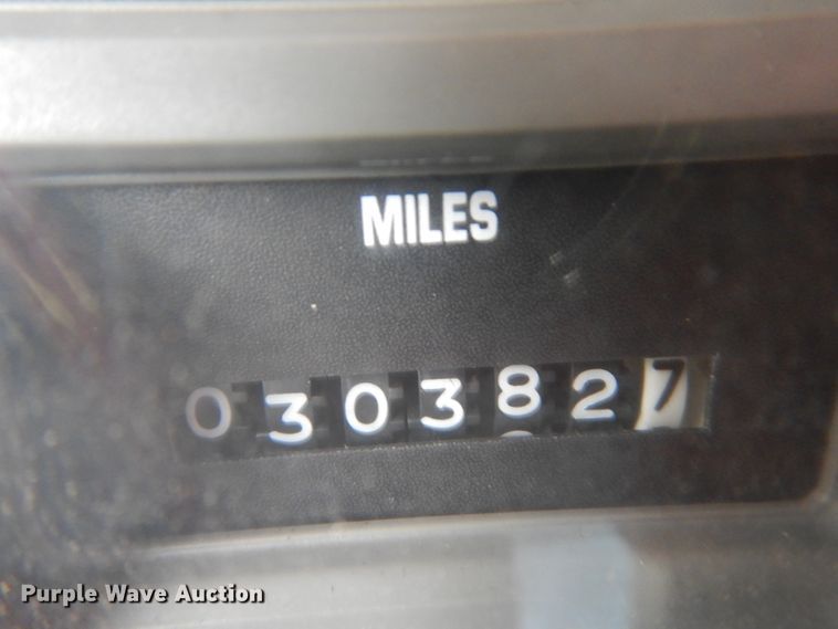 image for item DG6787 1998 International 4900  dump truck