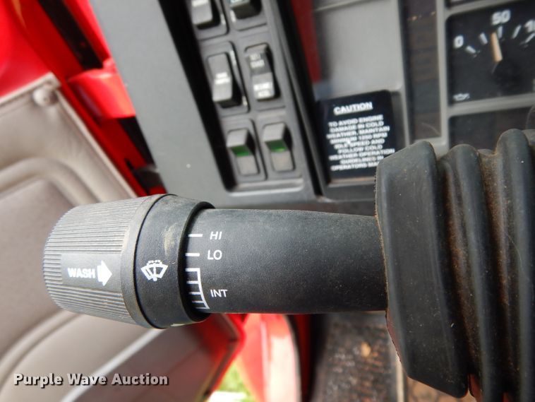 image for item DG6787 1998 International 4900  dump truck