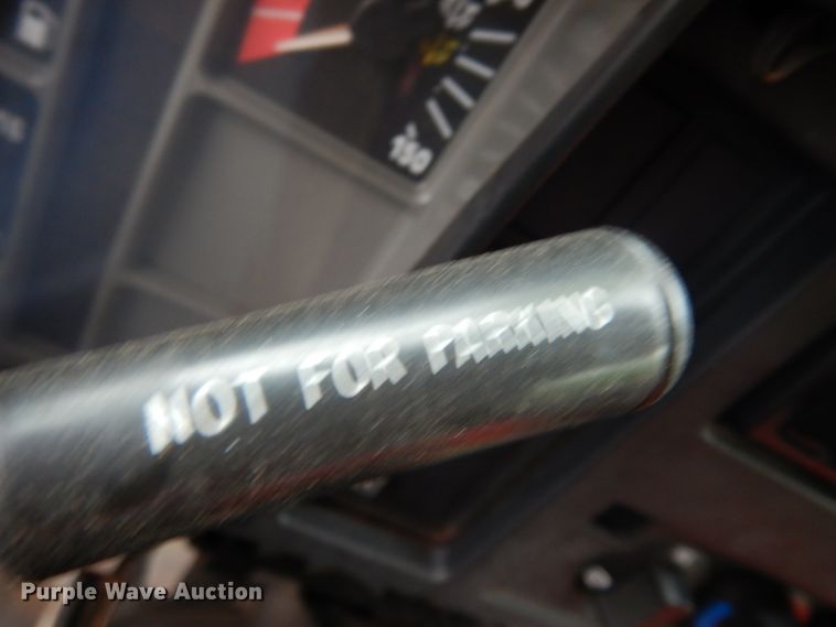 image for item DG6787 1998 International 4900  dump truck