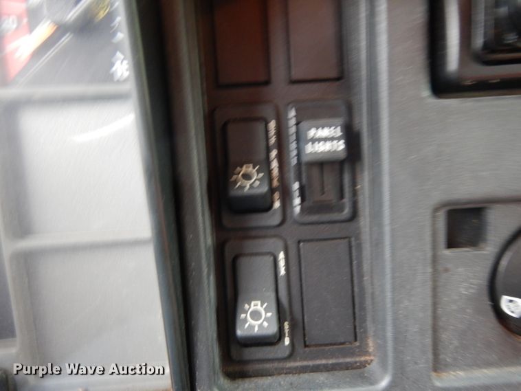 image for item DG6787 1998 International 4900  dump truck