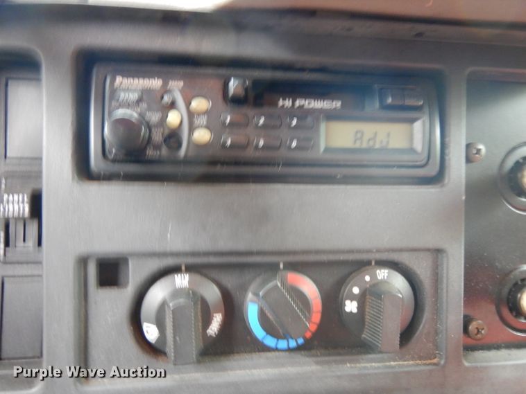 image for item DG6787 1998 International 4900  dump truck