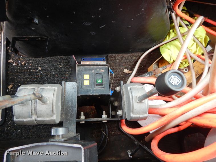 image for item DG6787 1998 International 4900  dump truck