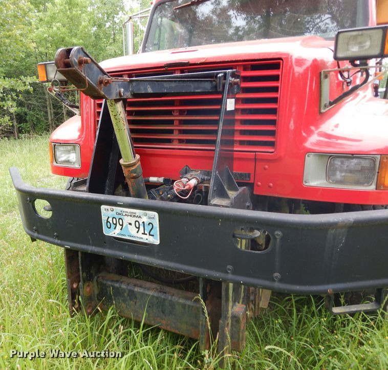 image for item DG6787 1998 International 4900  dump truck